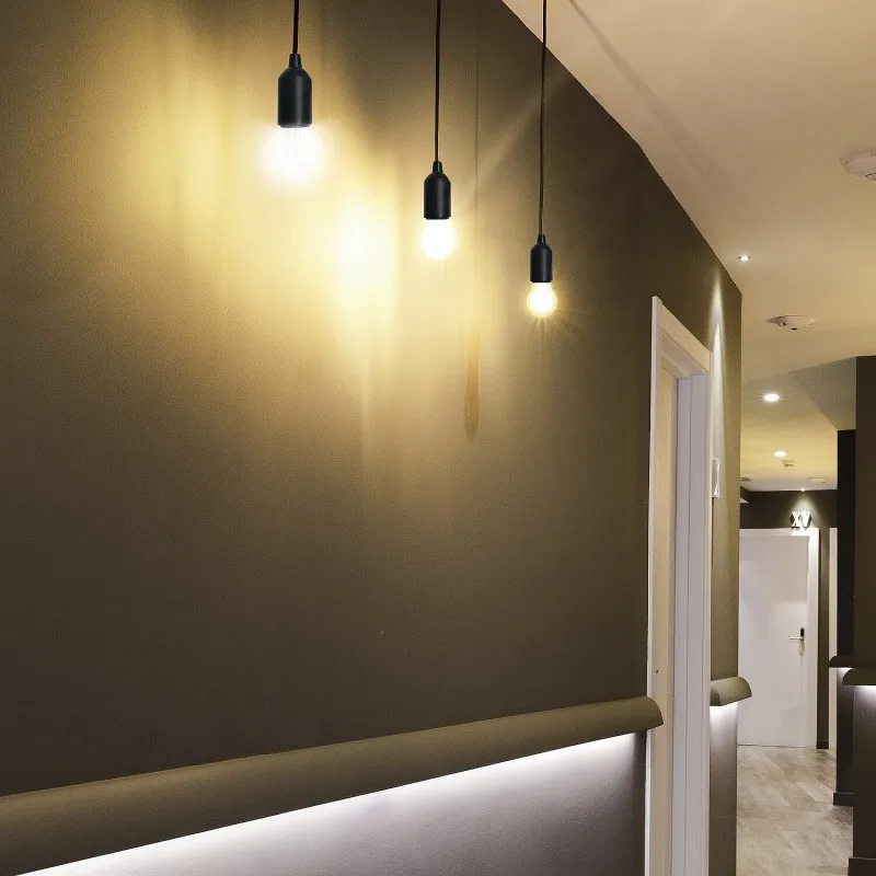 Lampa LED Retro cu Filament cu Baterii - Negru