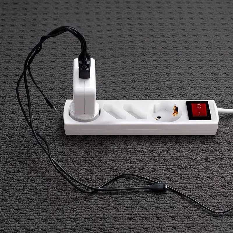 Prelungitor 4 Cai cu Intrerupator 1.5M( 3G1.5MM2) Alb