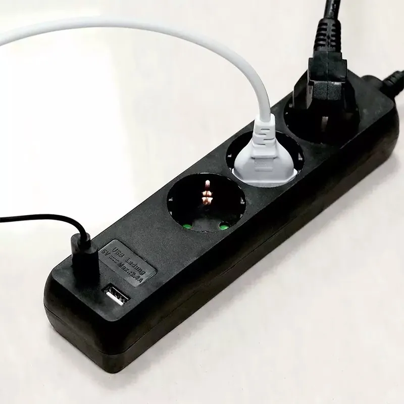 Prelungitor 3 Cai + 2USB 5M(3G1.5MM2) Negru