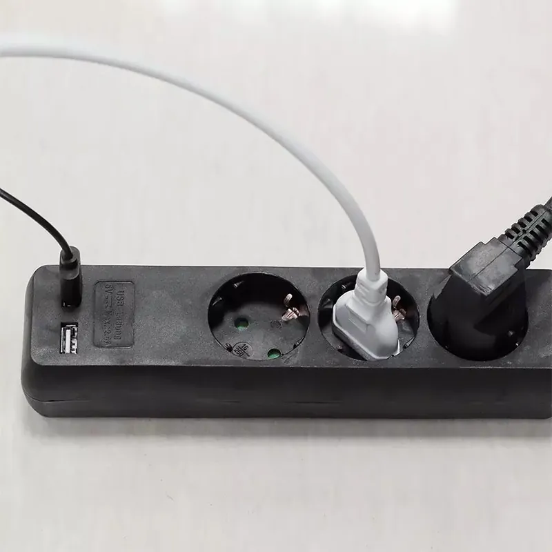 Prelungitor 3 Cai + 2USB 5M(3G1.5MM2) Negru