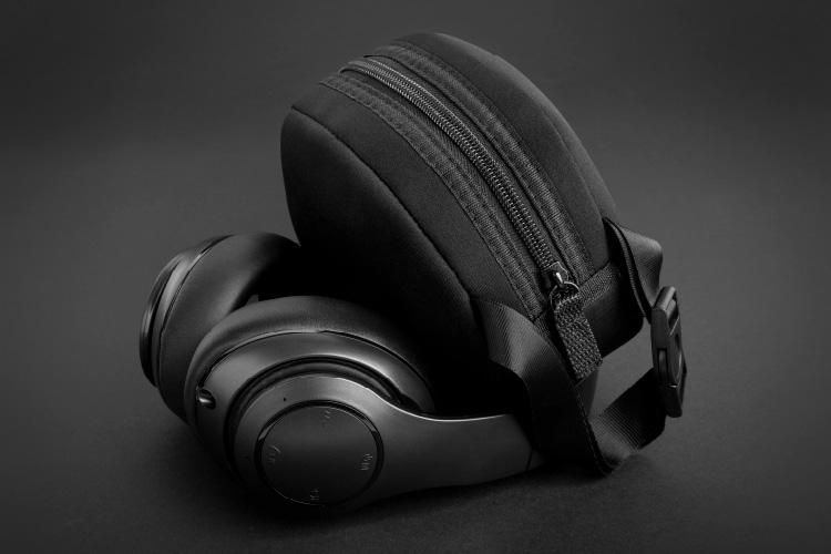 Casti Kruger&Matz cu etui Casti Kruger&Matz cu etui