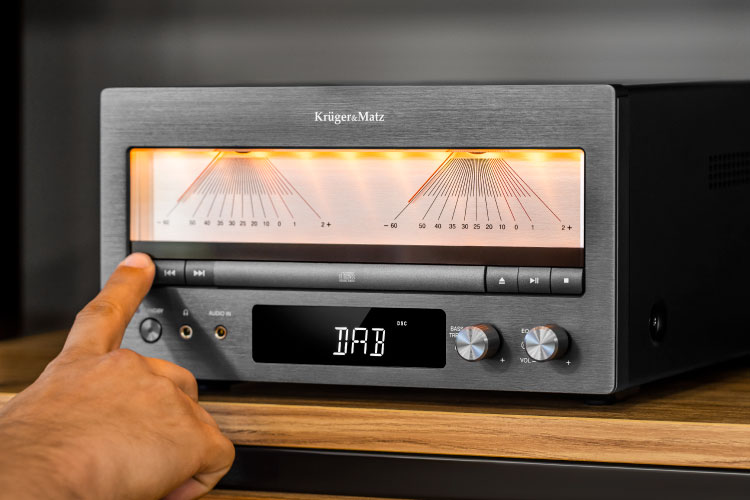 Radio FM si DAB+ Radio FM si DAB+