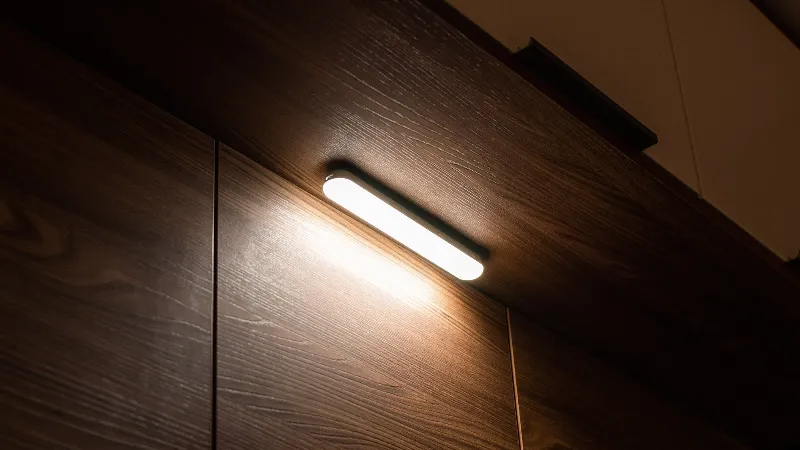 Lampa LED Rotativa Senzor Miscare Acumulator Rebel
