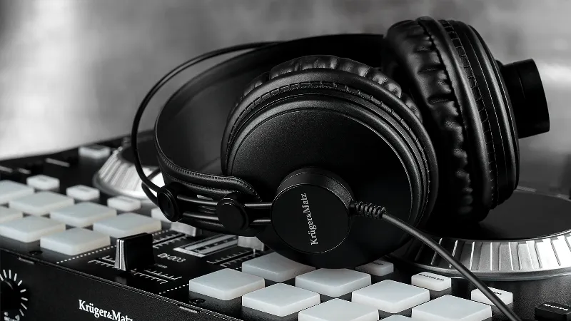Casti Studio Model Monitor Kruger Matz